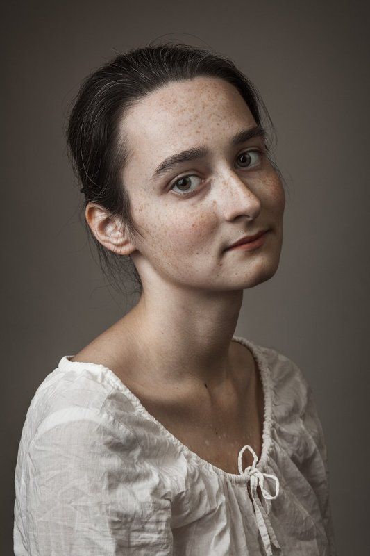 девушка, в белом В беломphoto preview