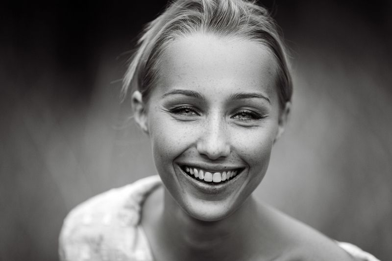 #bw, #cover, #eyes, #freckle, #girl, #portrait, #art, #inspiration, #lovely, #smile Вестаphoto preview