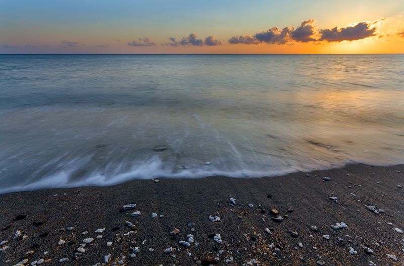 рассвет, камни, вода, океан, Амед, Бали, Индонезия, небо, облака, луч света, sunrise, sun ray, stone, water, waterscape, ocean, beach, Bali, Indonesia, Amed, Бали, Индонезия Черный песокphoto preview