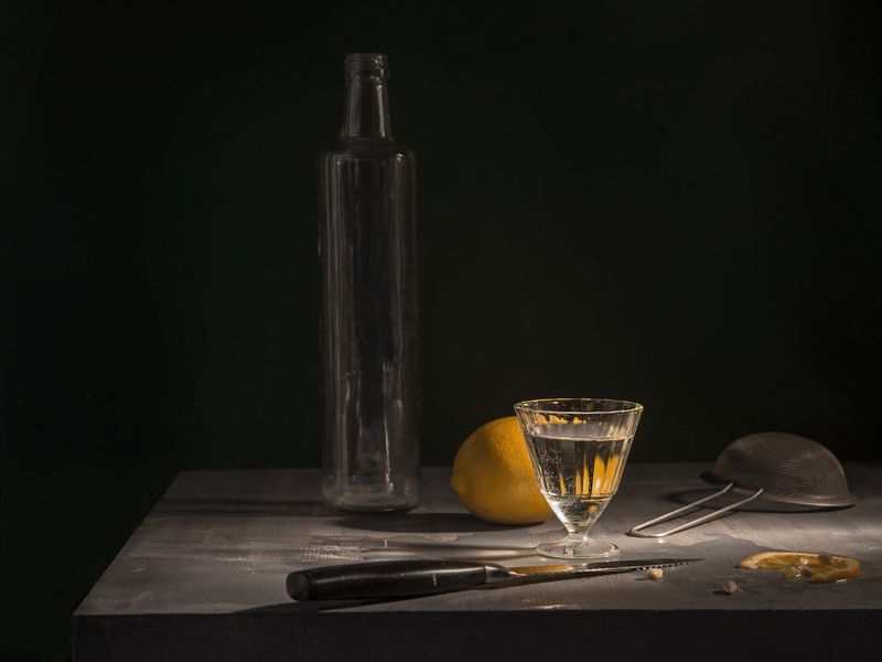 Натюрморт с лимономphoto preview