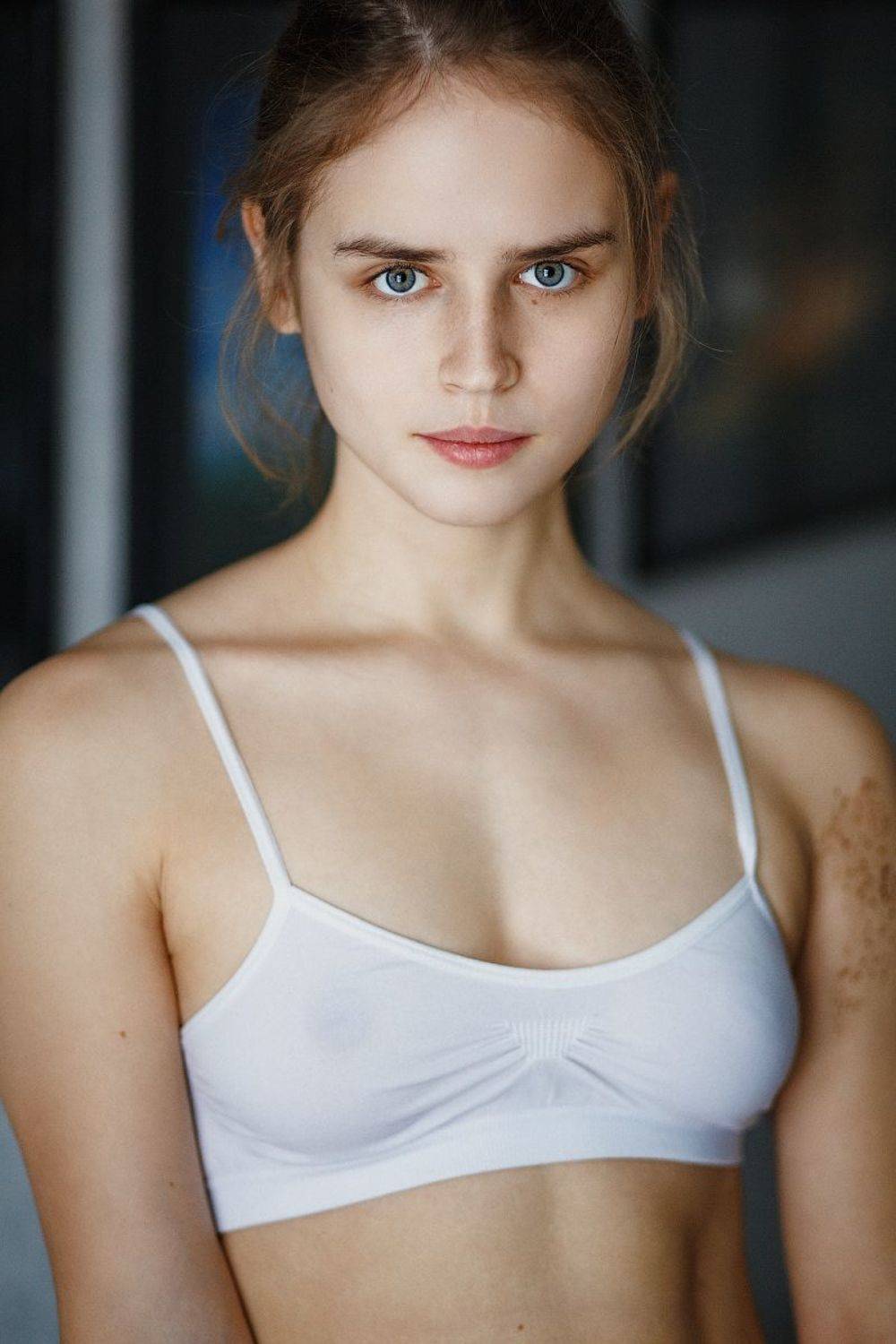 портрет девушка, Михаил Корнилов