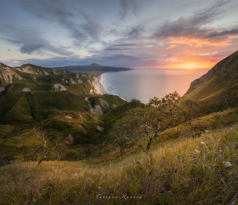 Рассвет с видом на Тихий океан. Мыс Конакова. Итурупphoto preview