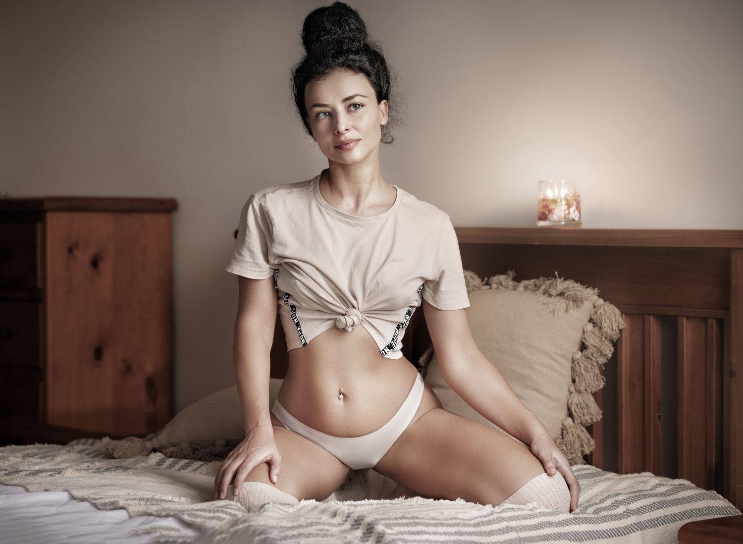 Beige Mood. Автор: Victoria Shamrock boudoir, erotic, female, portrait, woman, sexy, underwear, brunette, body, legs , Victoria Shamrock