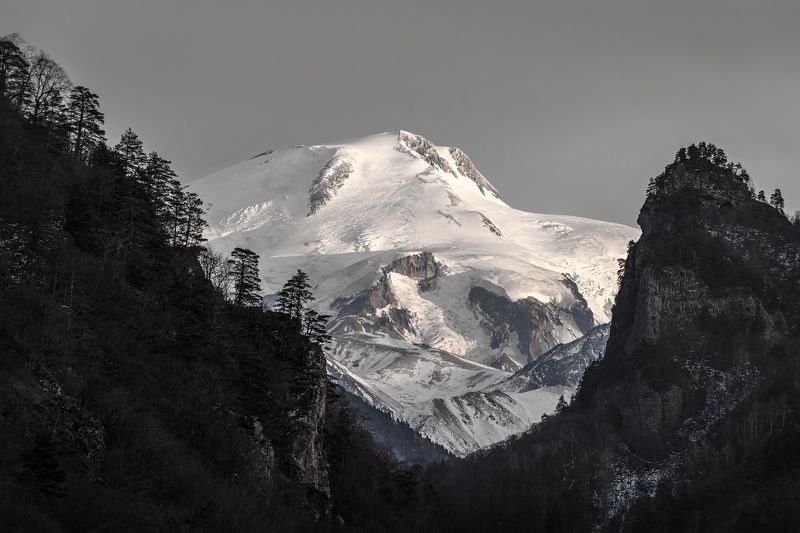 кавказ, вечер, эльбрус, гора, карачаево-черкесия Эльбрус сбоку фото превью