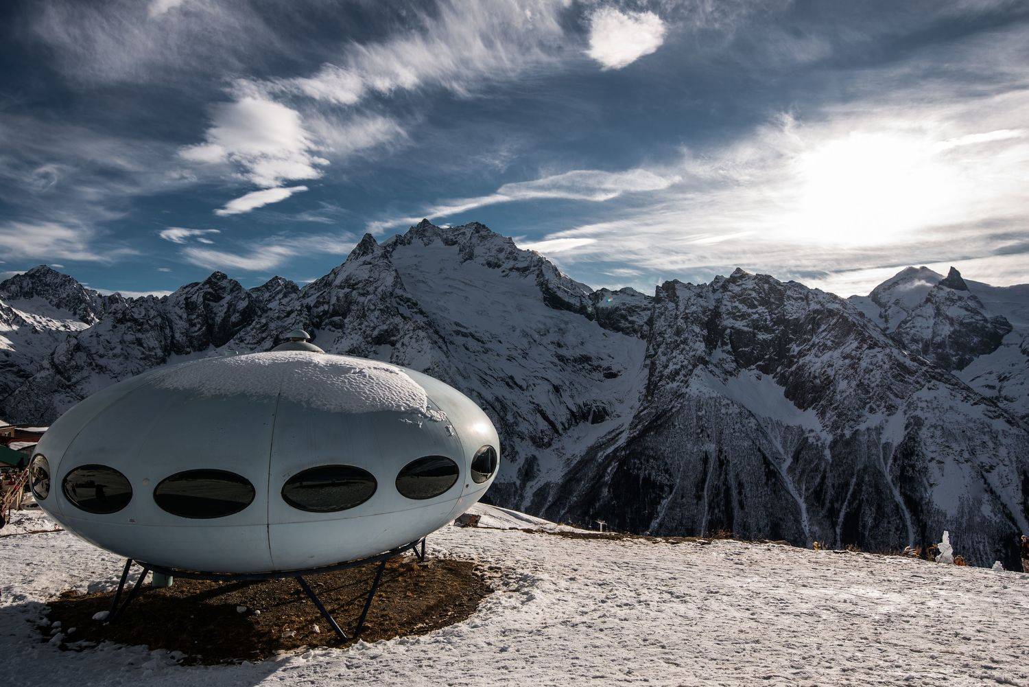 Домбайская "Тарелка". Автор: Дмитрий Величко горы, домбай, тарелка, облака, небо, снег, зима, Дмитрий Величко