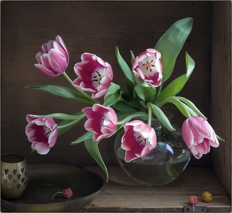 Натюрморт с тюльпанамиphoto preview