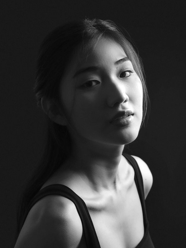 asian, vietnam, vietnamese, portrait, face, young, women, female, studio, light, monochrome, black and white, bw, bnw * * *photo preview