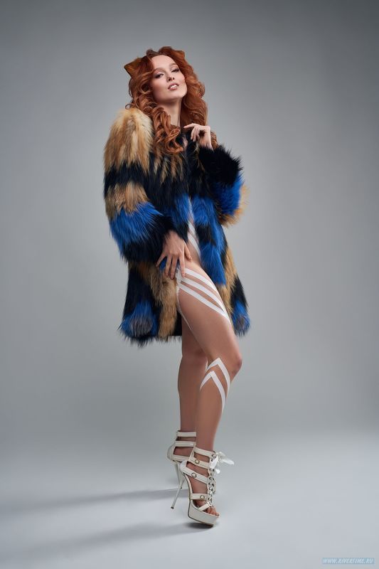 girl heels fox woman sexy heels studio   Fox girl in fluffy coat фото превью