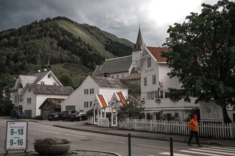 Старинный отельphoto preview