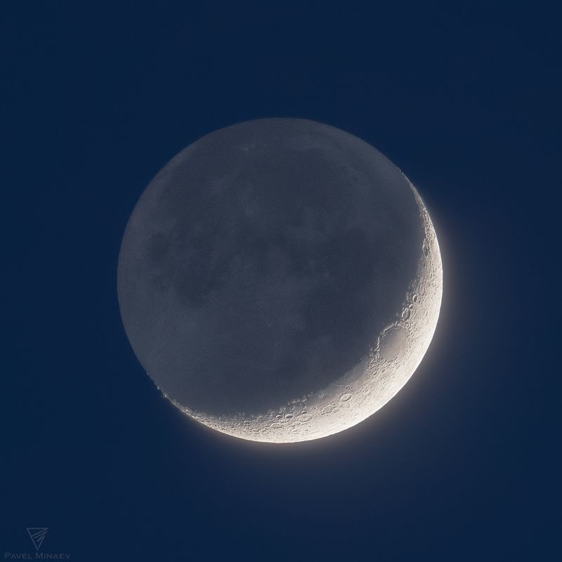 Молодая луна, пепельный светphoto preview