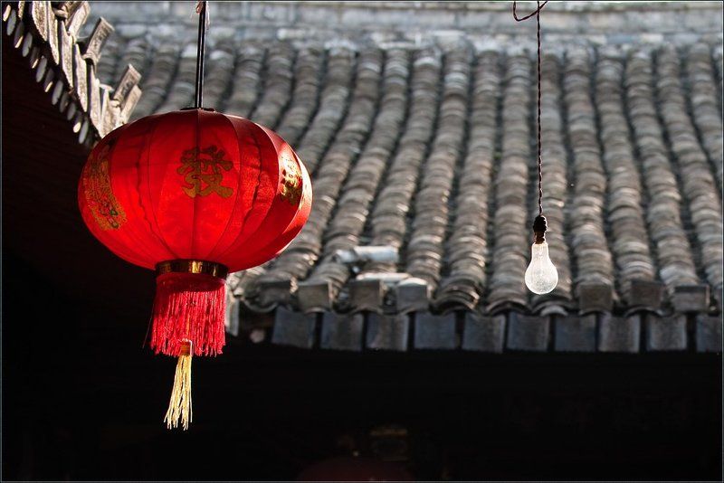 китай,деревня,лампочка,фонарь,янтоу,путешествия А лампочке всё до фонаряphoto preview