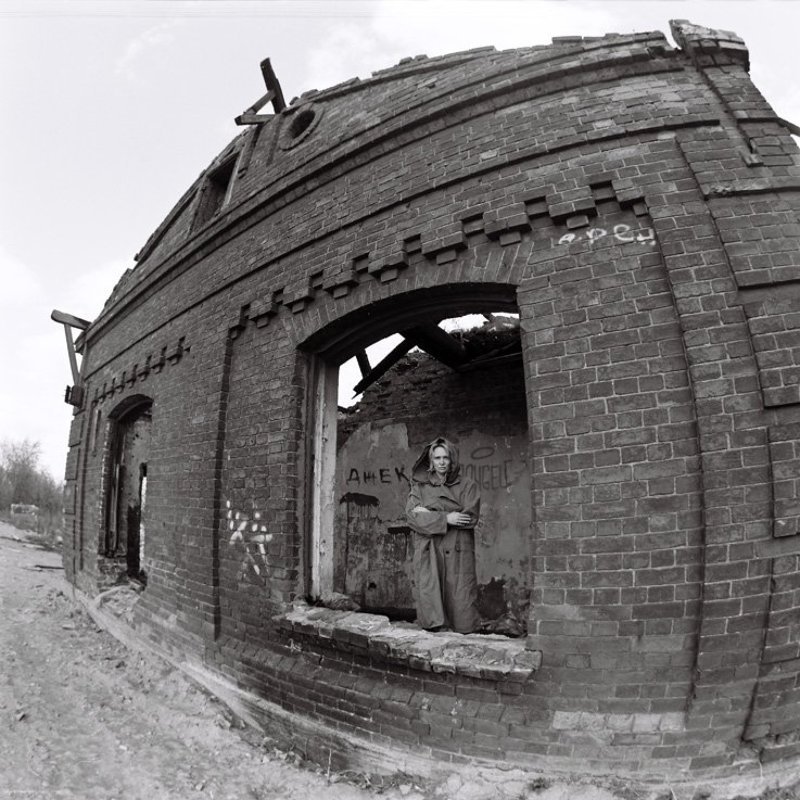 6х6,фотоплёнка,негатив, ч\\б ,b&w Разруха...photo preview