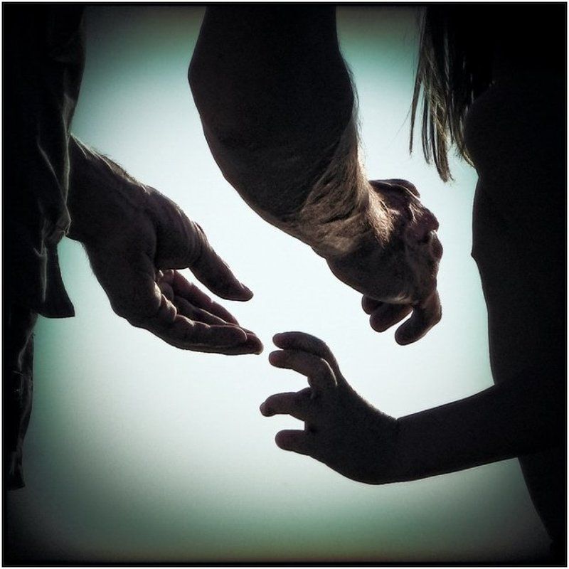 TOUCHINGphoto preview