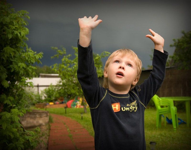 Кажется дождь начинается...photo preview