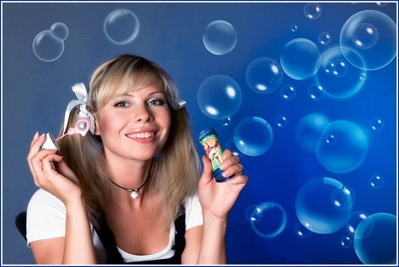 Портрет с мыльными пузырямиphoto preview