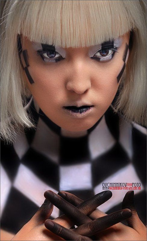 New about a chess queen ...photo preview
