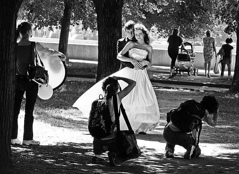 свадьба, молодожёны, люди, ч/б Прекрасное далёкоphoto preview