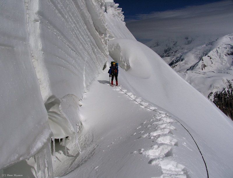 горы, памир, ледник, сарыкаякужди, 6220, альпинизм, туризм, первопрохождение 20 метров до вершины.photo preview