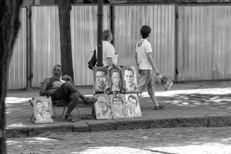 Одесские зарисовки. На Дерибасовской безработица.photo preview