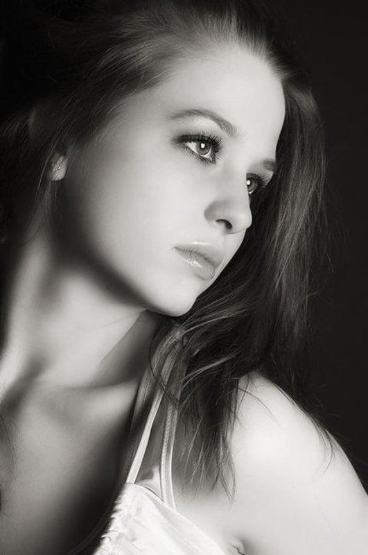 илона, портрет, девушка, чб, студия Портрет Илоныphoto preview