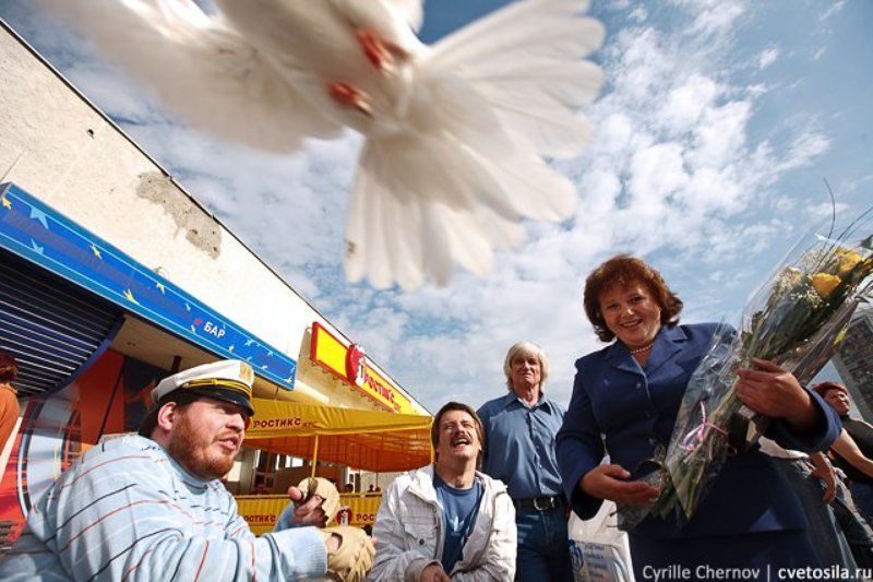 голубь, день семьи, зеленорад, репортаж, праздник, :) Любовь и голуби фото превью