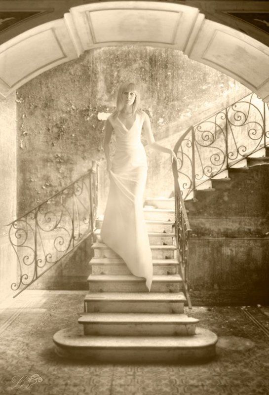 лестница, перила, девушка, свет, яркость, белое платье, блондинка, сепия photo preview