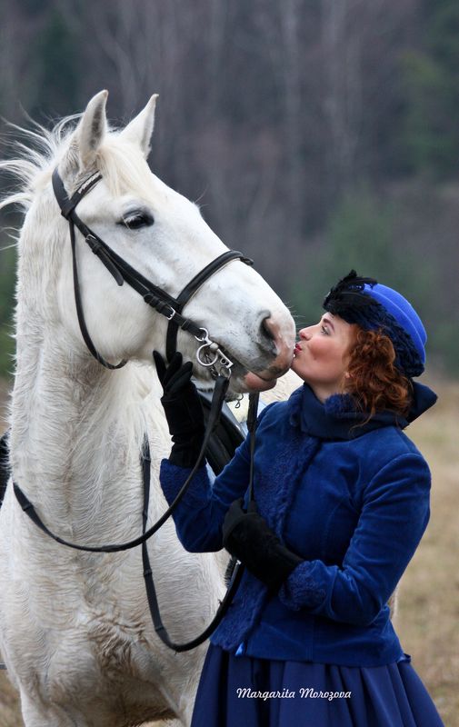 Лошадь,женщина Красота спасет мир..photo preview