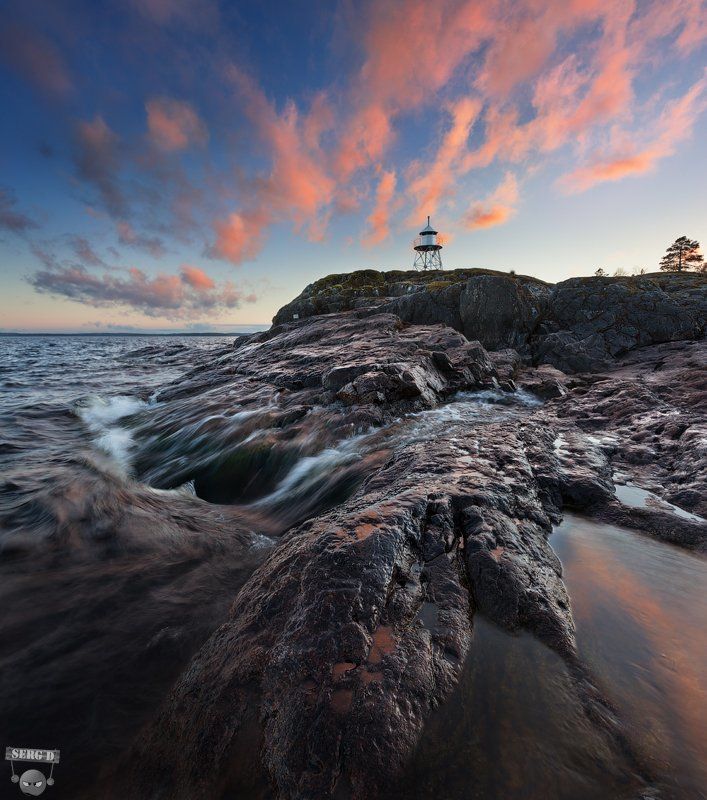 Маяк на полуострове Куркиниеми, республика Карелия, Ладожское озероphoto preview