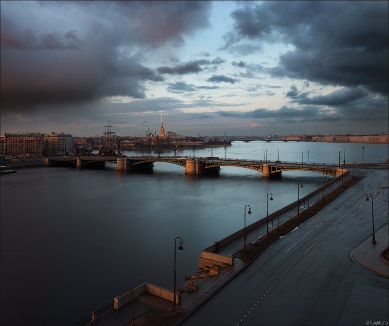 Биржевой мостphoto preview