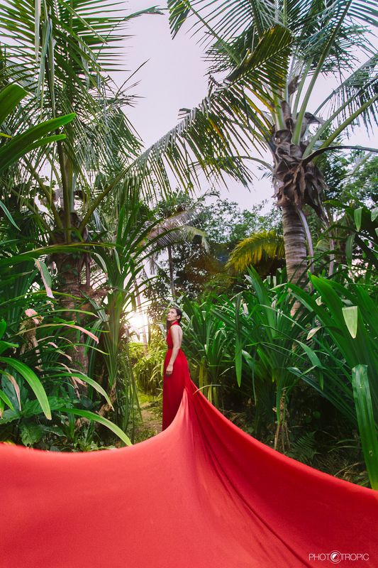 путешествие, свадьба, невеста, образ, девушка, платье, елен цай, elen tsay, бали, wedding, счастьее, нежность, любовь, азиатка, грация, красота, водопад, культура, традиции, красный, ветер, asia photo preview