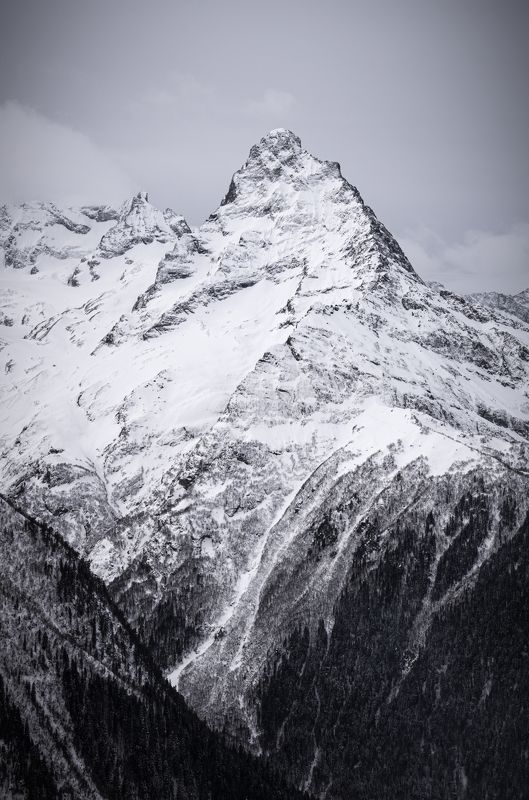 Гора Белалакая зимойphoto preview