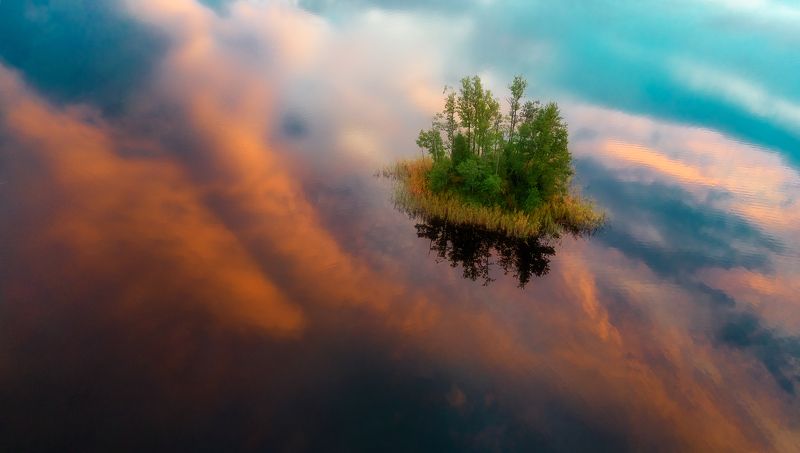 рассвет, дрон, aerial, карелия, aerial landscape, sunrise, пейзаж, осень, осенний пейзаж, абстракция, dji, mini3pro Небесный корабликphoto preview