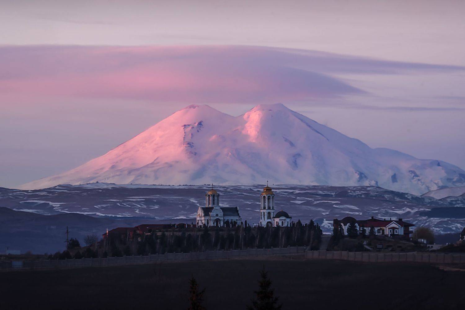 Лиловое утро. Автор: Zakharov Armen храм, рассвет, кавказ, утро, эльбрус, зима, зимний рассвет, Zakharov Armen
