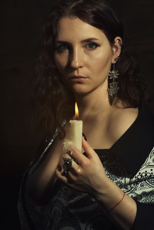 портрет, модель, женский портрет, свеча, девушка, portrait, witchcraft Witchcraftphoto preview