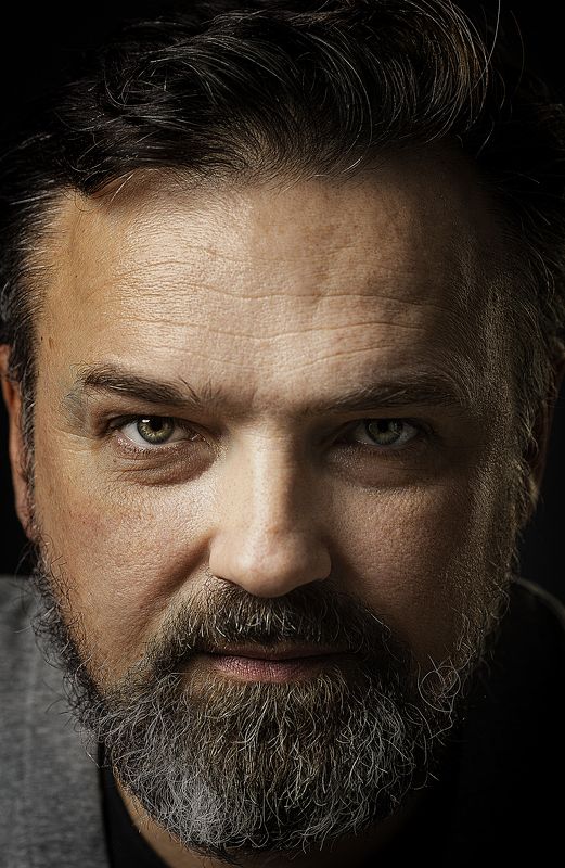 Male portraitphoto preview