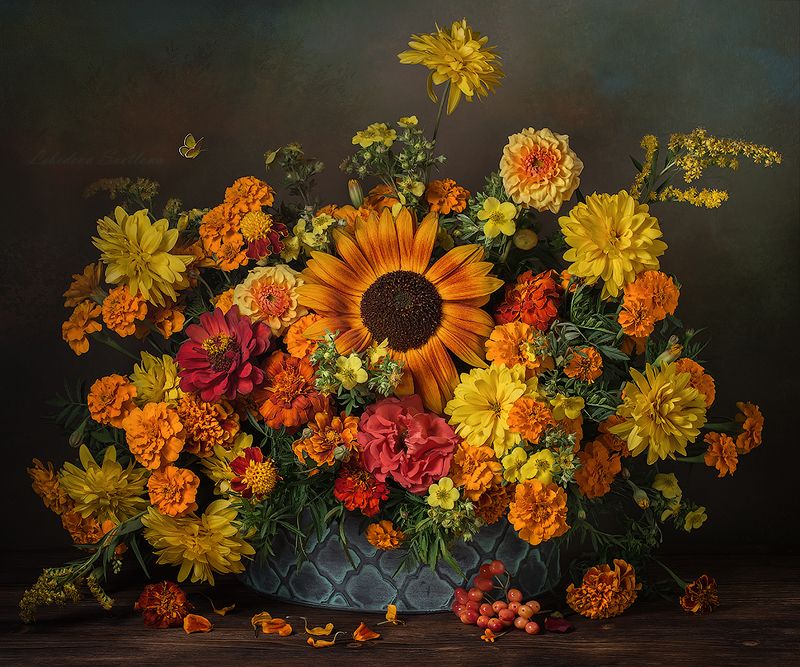 натюрморт,цветы,букет,бархатцы Яркие краски летаphoto preview