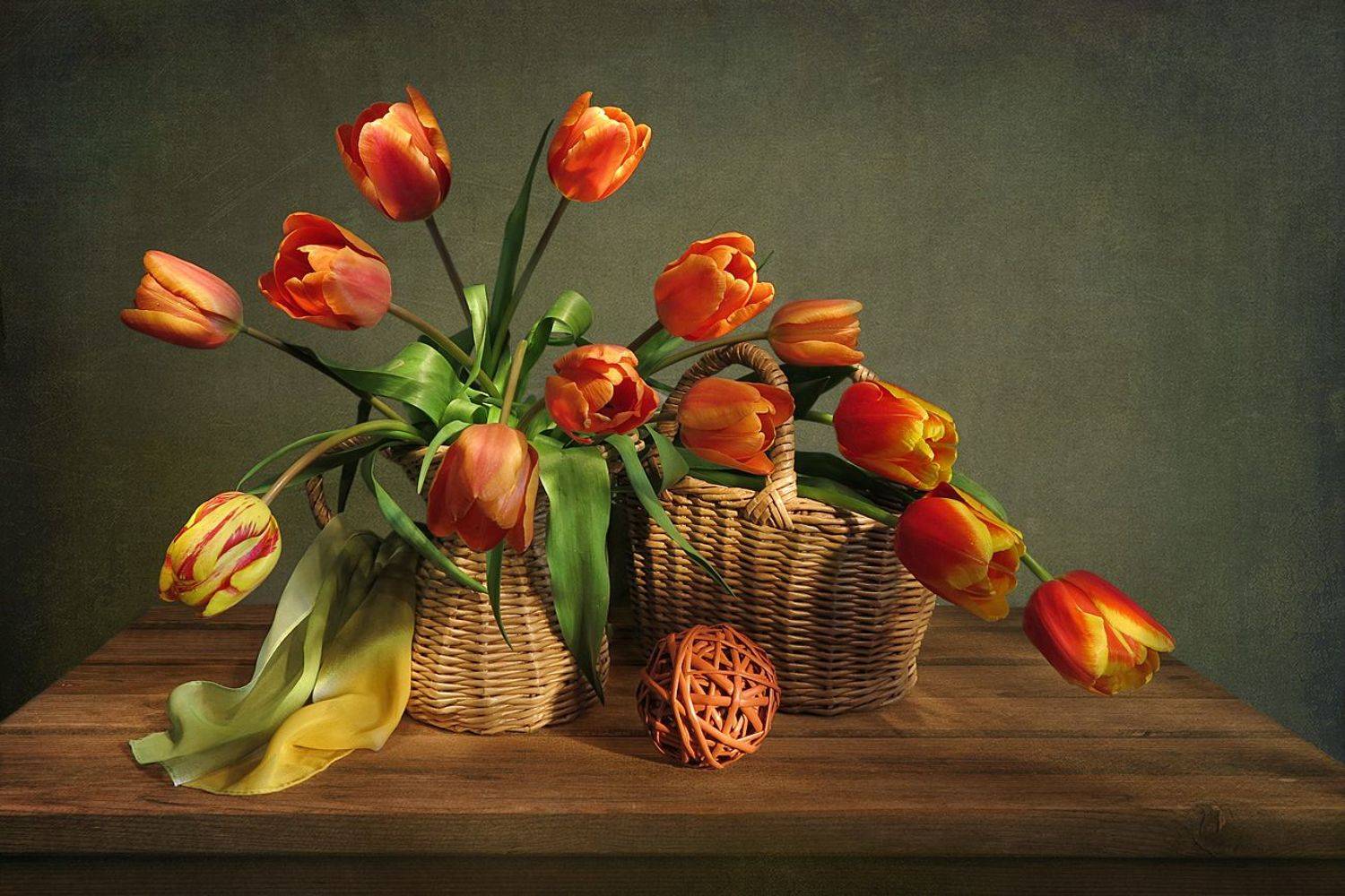 натюрморт,весна,корзина,шарф,тюльпаны,шар, Алла Шевченко