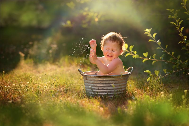 ребенок, купание, лето, детки, радость Солнечные ванныphoto preview