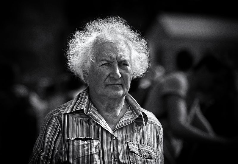 чб фото, уличный портрет, город, пешеходы Пешеходыphoto preview