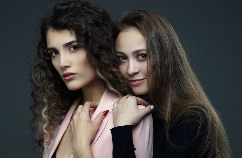 девушки, модель, подруга, друг, дуэт, красивая, молодая, стиль, взгляд, любовь, портрет Подругиphoto preview