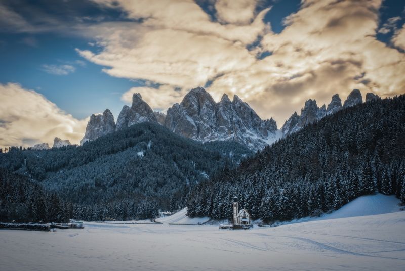 italy, mountains, church, snow, winter, santa maddalena, january 2023, bolzano, south tirol, италия, горы, церковь, снег, зима, санта маддалена, больцано, южный тироль Santa Maddalena in winter timephoto preview