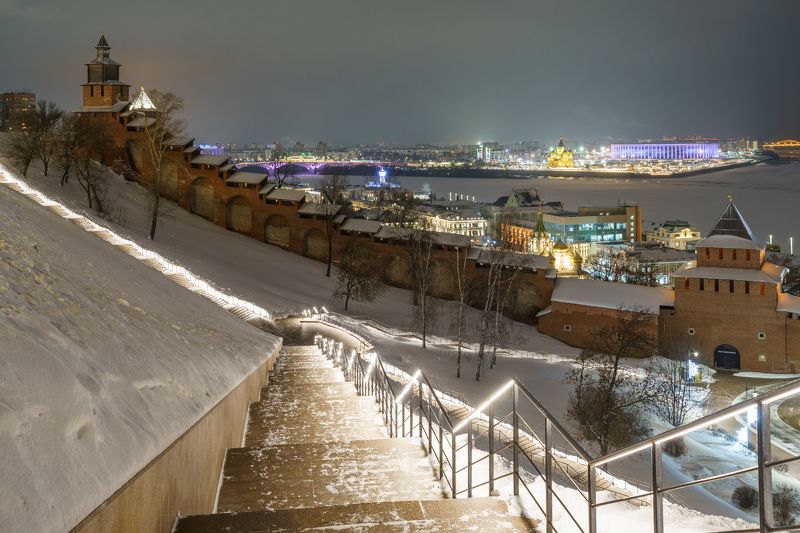 Взгляд со склонаphoto preview