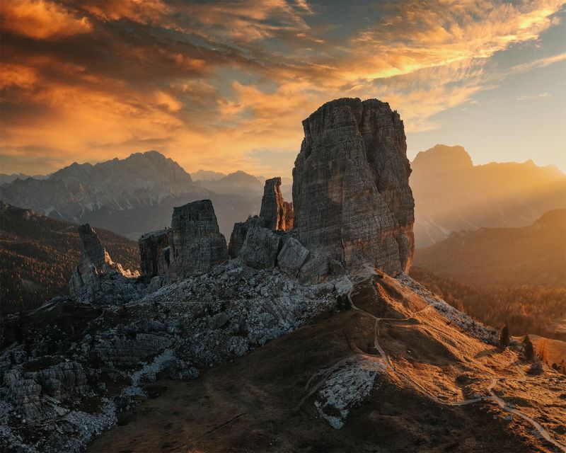 dolomites, доломитовые альпы, доломиты, тре-чиме-ди-лаваредо, италия, italy, cinque torri The Cinque Torri: Five Mythical Towers.photo preview