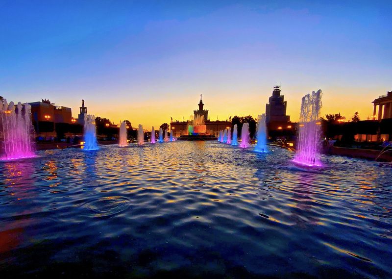 ВДНХ, фонтан, вода, подсветка, закат  Фонтан ВДНХphoto preview