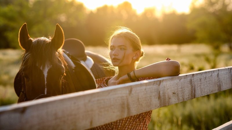 девушка Солнечный ветерphoto preview