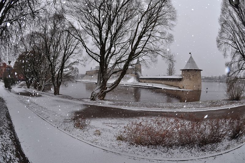 март .день.россия.псков. снег.город. архитектура.река.великая. По прогозу снег.photo preview