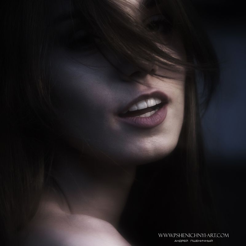 портрет, вечер, женский портрет, крупный план, взгляд Мгновениеphoto preview