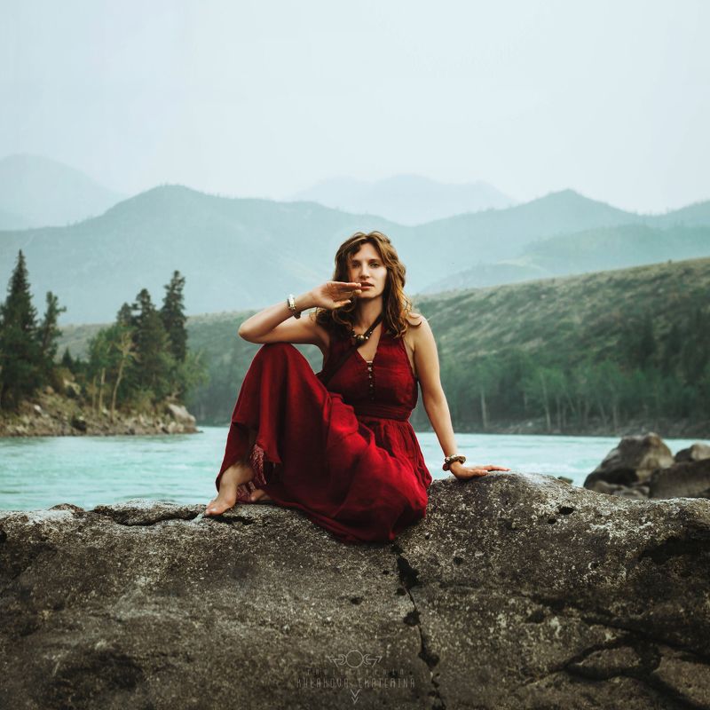 горы, алтай, река, красный, девушка, mountains, river, red photo preview