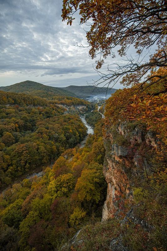 горы, адыгея, осень, лес, пейзаж, водопад, закат,  лучи, дымка photo preview