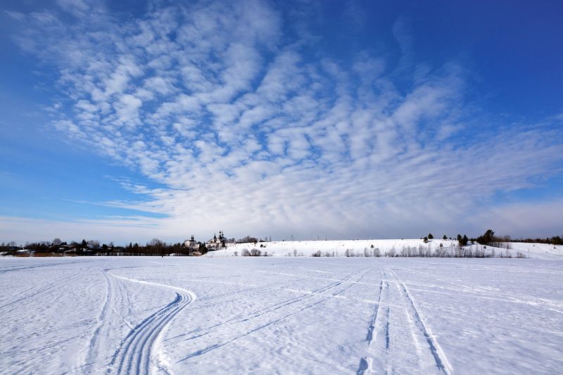 Под голубыми небесамиphoto preview